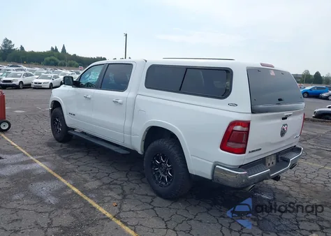 2021 Ram 1500 Laramie 4X4 5'7 Box z USA, uszkodzony, nr VIN 1C6SRFJT2MN560709